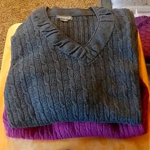 Set of 2 Eddie Bauer v neck sweaters